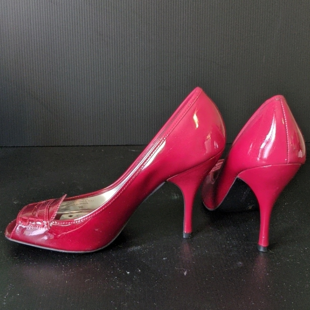 Shoes - Picture 4 of 4